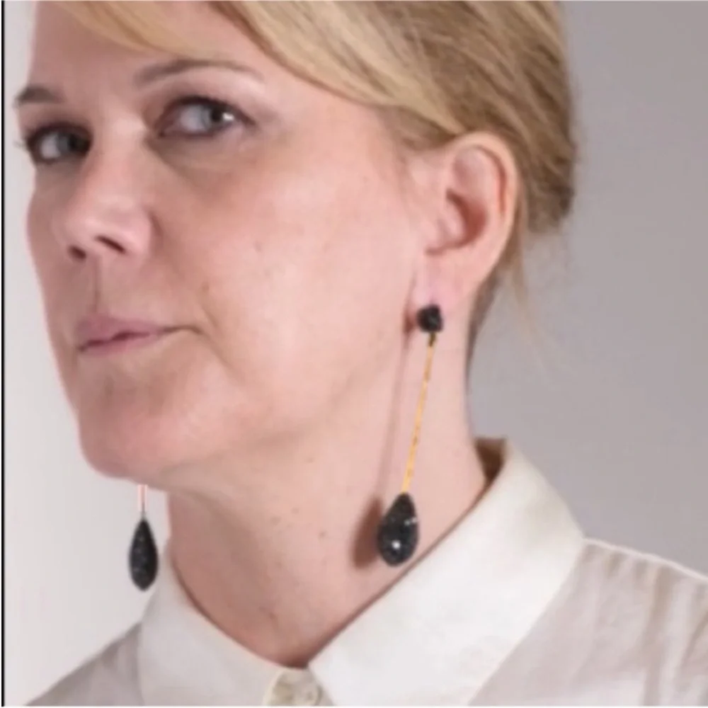 Alexis Bittar description elegant
